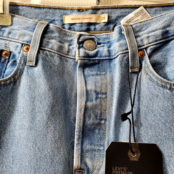 Levi's Premium Wedgie Straight Jeans - Picture 5 of 12
